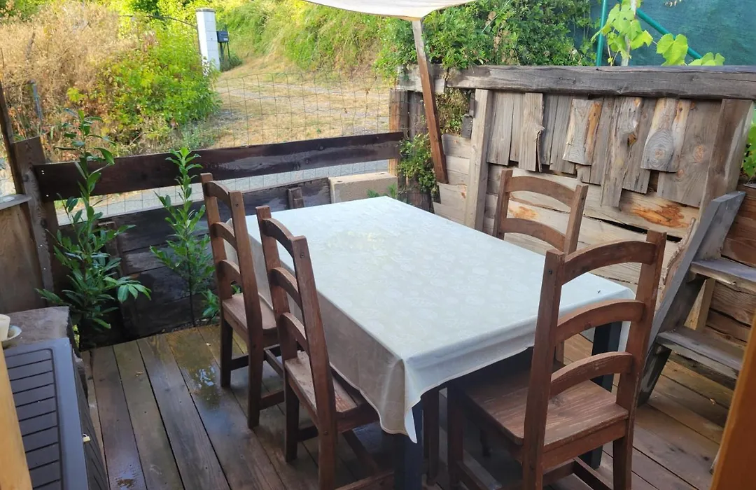 LA CABANE, petite chambre agréable chez l'habitant, maison toute en bois-1